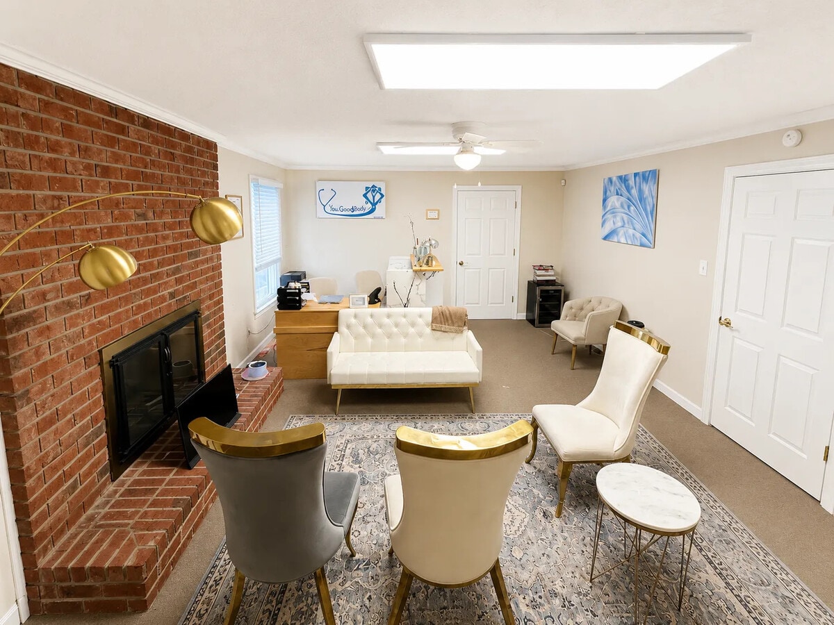 7406 Chapel Hill Rd, Raleigh, NC 27607 - Unit K - - Interior Photo - Image 2 of 6