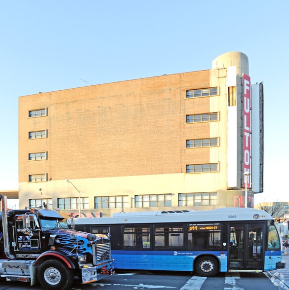 166-36 Jamaica Ave, Jamaica, NY for lease - Building Photo - Image 3 of 42