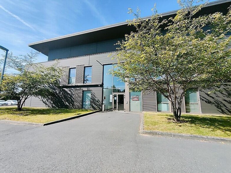 13 Avenue Joseph Paxton, Ferrières-en-Brie à louer - Photo du bâtiment - Image 2 de 23