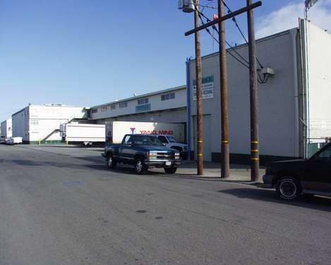 2530 E 11th St, Oakland, CA for lease - Building Photo - Image 2 of 5