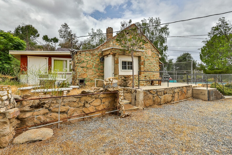 41431 Gibbel Rd, Hemet, CA for sale - Building Photo - Image 3 of 11