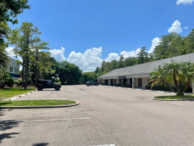 2424 Enterprise Rd, Clearwater, FL à vendre - Photo du bâtiment - Image 3 de 5