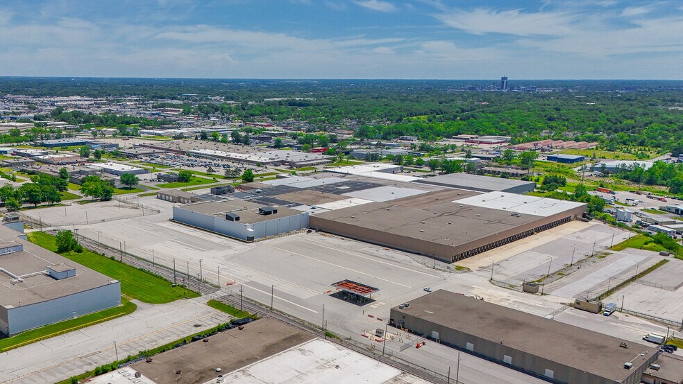 4815 Executive Blvd, Fort Wayne, IN à louer - Photo du bâtiment - Image 2 de 8