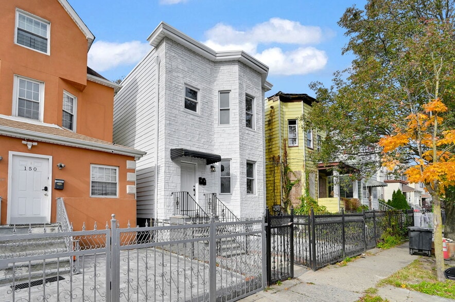 148 S 13th Ave, Mount Vernon, NY à vendre - Photo du bâtiment - Image 3 de 35