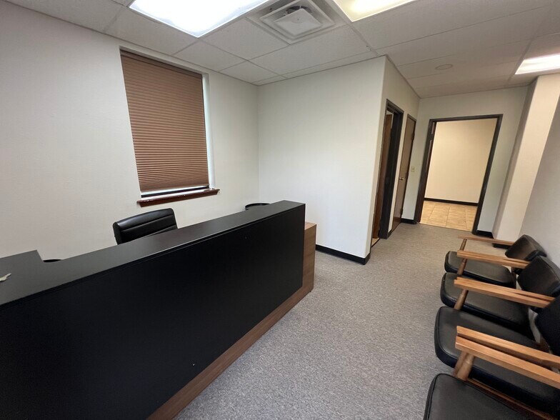 918 W Choctaw St, Tahlequah, OK à louer - Photo du bâtiment - Image 3 de 11