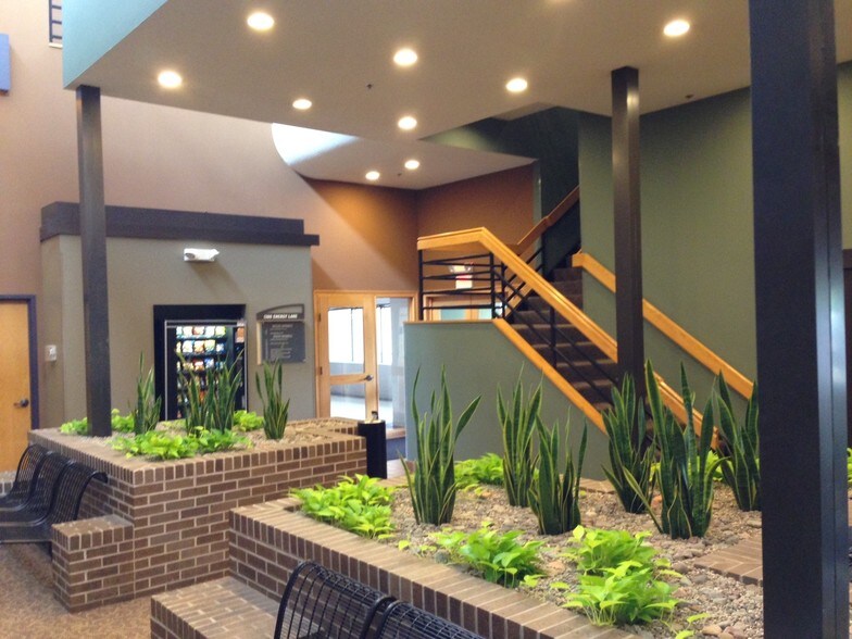 1350-1380 Energy Ln, Saint Paul, MN à louer - Photo du bâtiment - Image 3 de 11