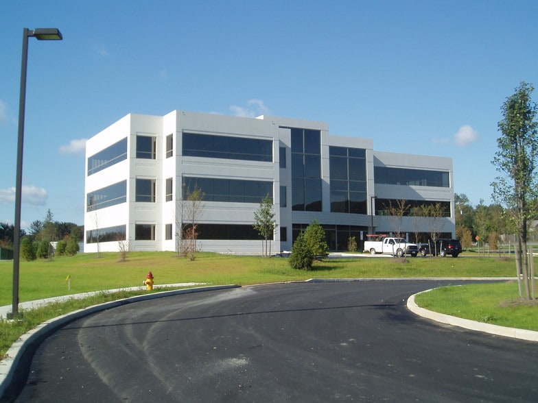 3800 Sierra Cir, Center Valley, PA à louer - Photo du bâtiment - Image 2 de 2