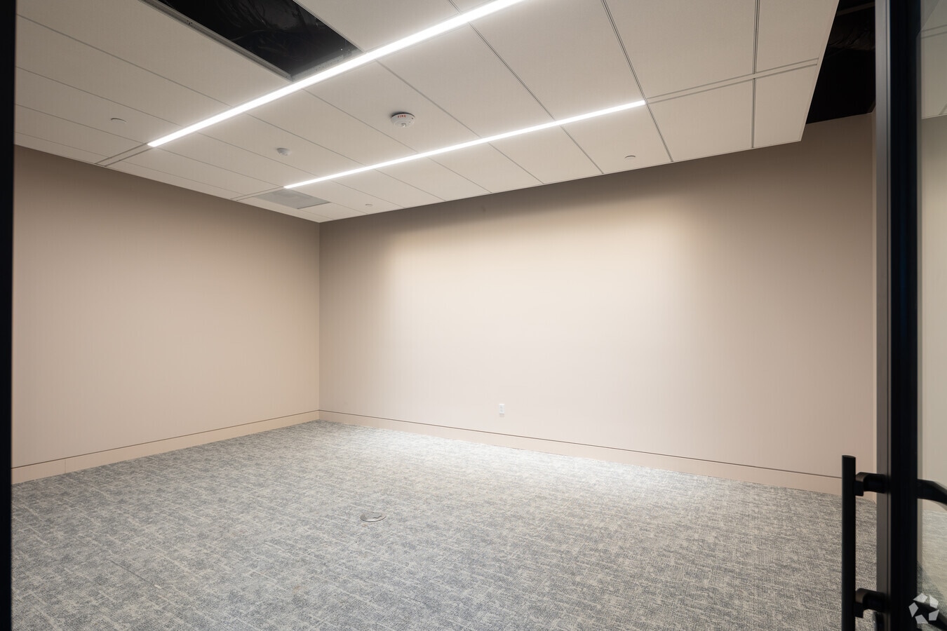 200 E Baker St, Costa Mesa, CA 92626 - Unit 205 -  - Interior Photo - Image 2 of 4