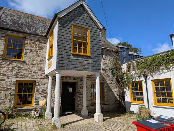 2 Bells Ct, Falmouth à louer - Photo du bâtiment - Image 2 de 2