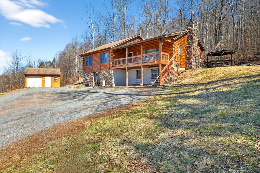 79 Whitleigh Rd, Equinunk, PA à vendre - Photo du bâtiment - Image 2 de 53