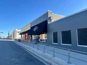 119 S Elm St, Denton, TX for lease Building Photo- Image 1 of 6