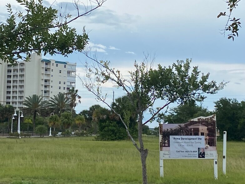 Broad @ Indian River Ave, Titusville, FL à vendre - Photo principale - Image 1 de 1