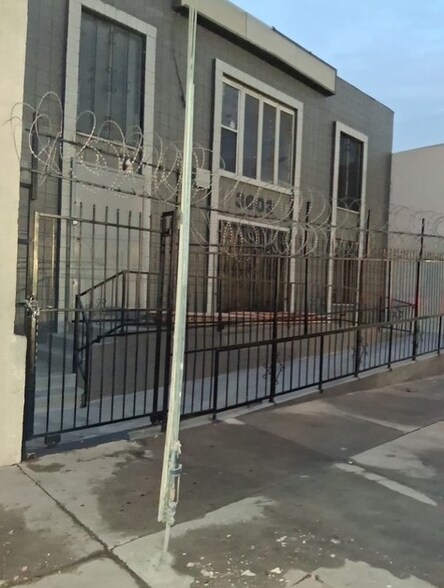 3603 E Olympic Blvd, Los Angeles, CA à vendre - Photo du bâtiment - Image 3 de 4