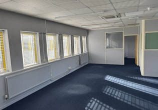 Mill Rd, Esher for lease Interior Photo- Image 2 of 2