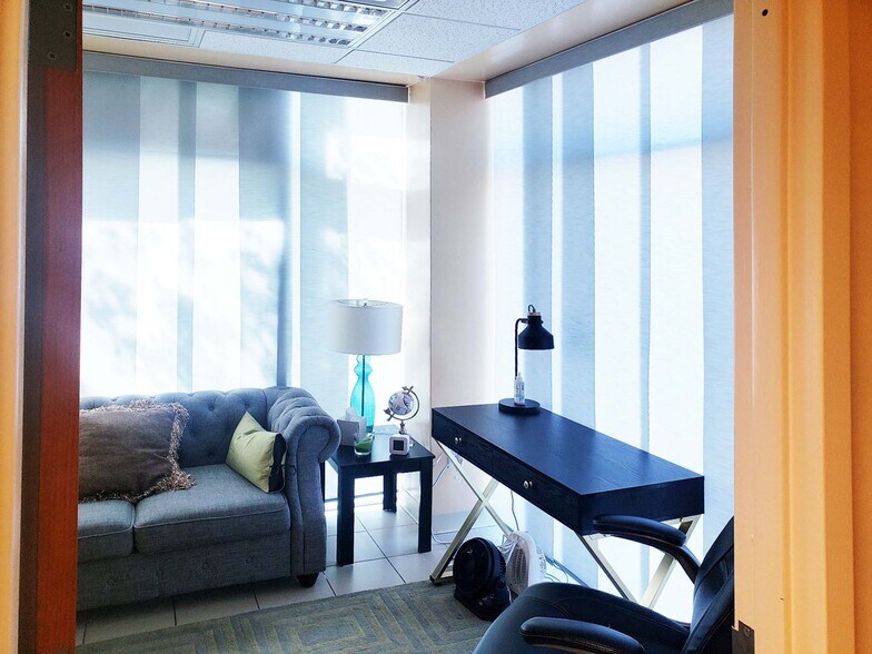 49-02 Queens Blvd., Woodside, NY à louer - Photo intérieure - Image 3 de 5