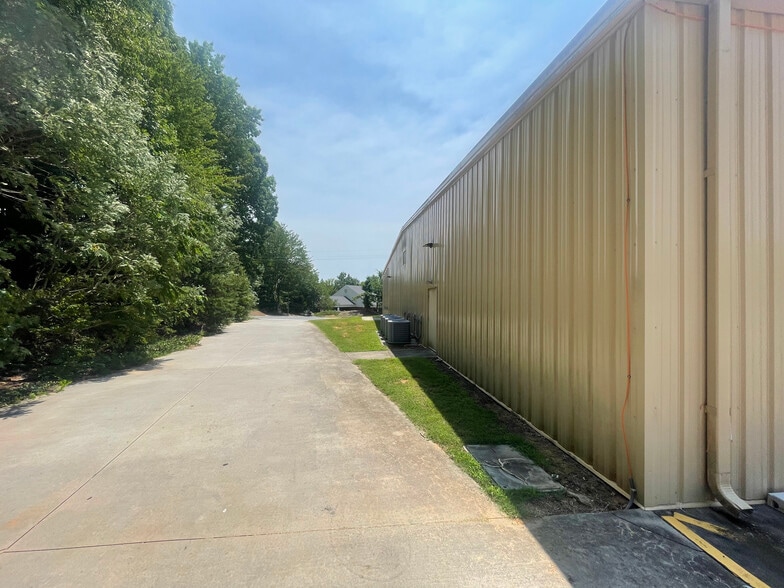 1054 Nc Highway 86 N, Yanceyville, NC for sale - Building Photo - Image 3 of 5