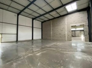 Flex in Heyrieux for lease Interior Photo- Image 2 of 3