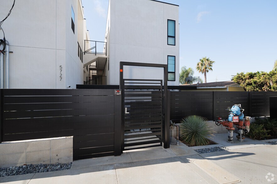5727 Lauretta St, San Diego, CA à vendre - Photo du bâtiment - Image 3 de 41