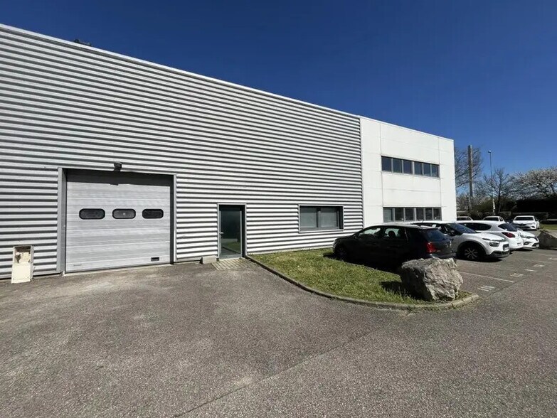Flex in Décines-Charpieu for lease - Building Photo - Image 2 of 20