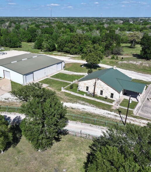 7081 Old Reliance Rd, Bryan, TX à louer - Photo du bâtiment - Image 2 de 16
