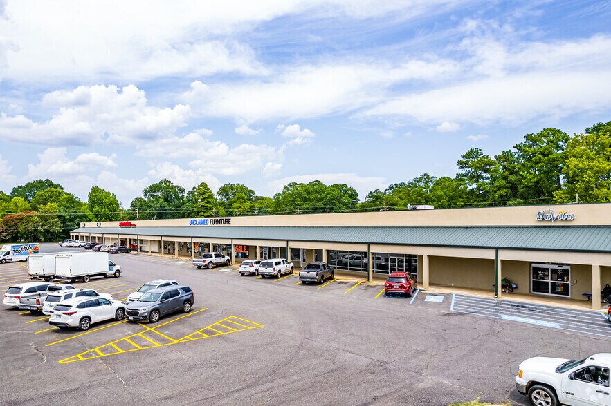 Portefeuille de 2 propriétés à vendre sur LoopNet.ca - Photo principale - Image 1 de 1