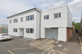 Plus de détails pour 25-28 Station Clos, Potters Bar - Industriel à vendre