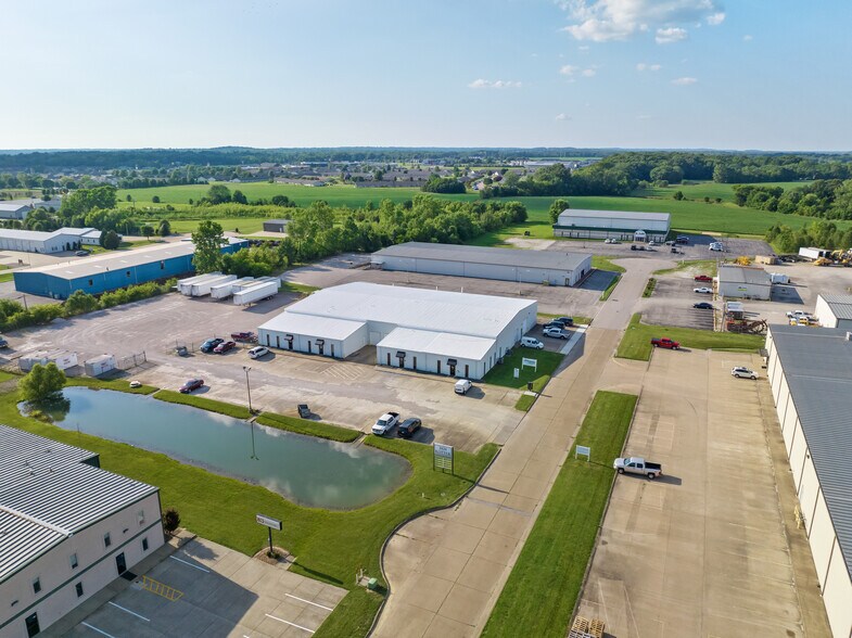 2626 Kotter Ave, Evansville, IN à vendre - Photo du bâtiment - Image 3 de 14