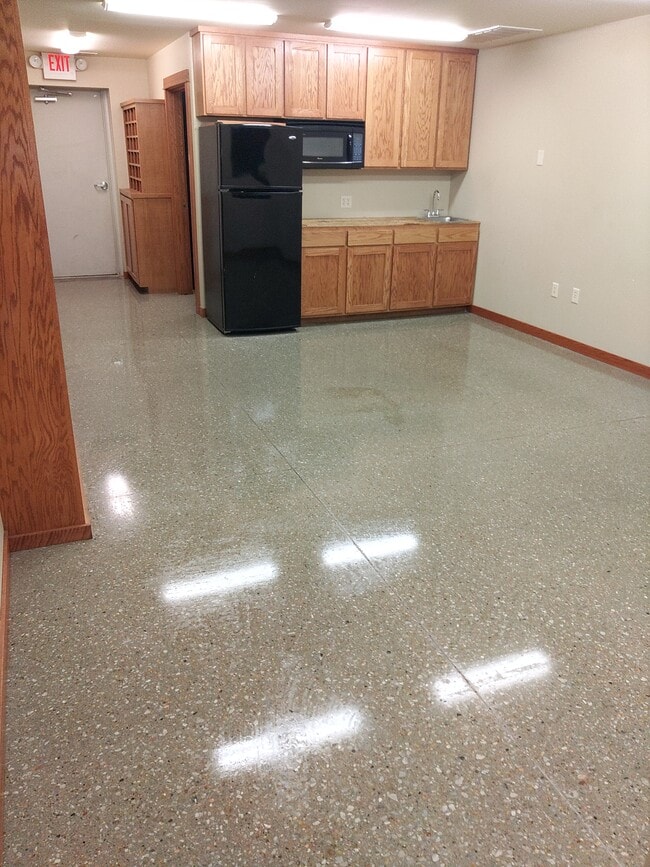 More details for 3235 N 33rd St, Lincoln, NE - Flex for Lease