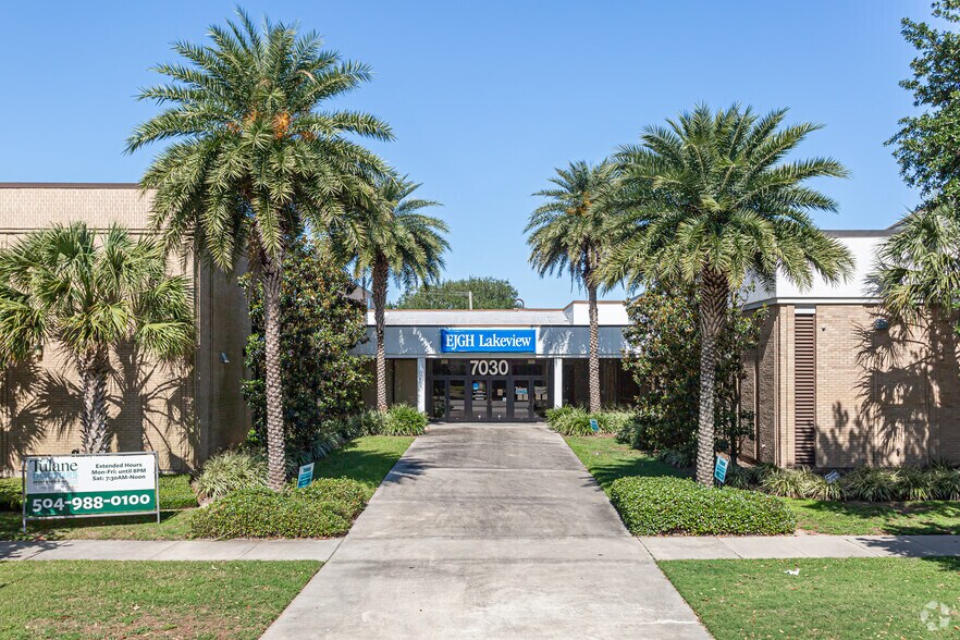 7030 Canal Blvd, New Orleans, LA à louer - Photo du bâtiment - Image 3 de 4