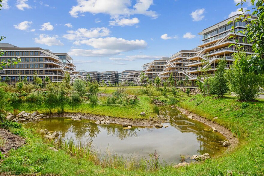 Bureau dans Nanterre à louer - Photo du bâtiment - Image 3 de 8