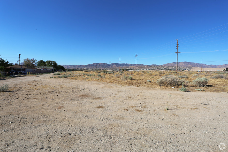 SE Avenue P @ Division Street, Palmdale, CA à vendre - Photo du bâtiment - Image 3 de 6