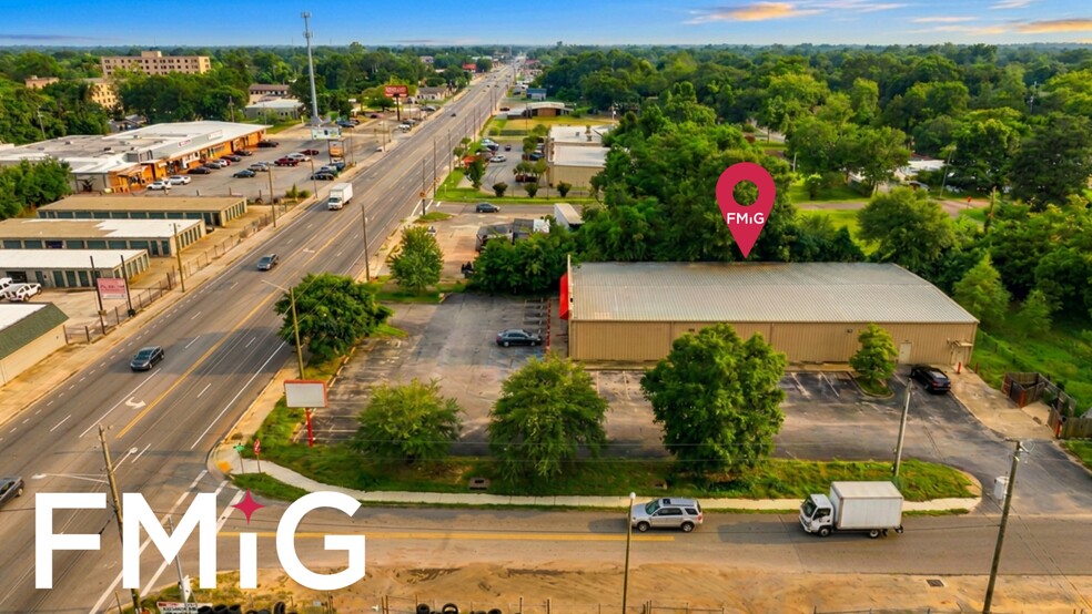 1717 N Pace Blvd, Pensacola, FL for sale - Building Photo - Image 2 of 8