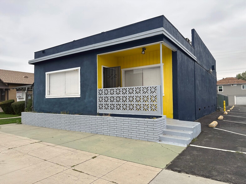 406 Chester Ave, Bakersfield, CA for lease - Building Photo - Image 1 of 2