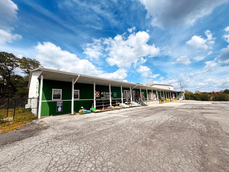 464 S Center St, Ebensburg, PA à vendre - Photo du bâtiment - Image 2 de 2