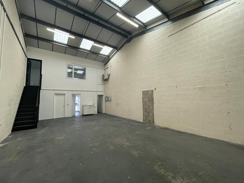 Dewsbury Rd, Stoke On Trent for lease - Building Photo - Image 3 of 9