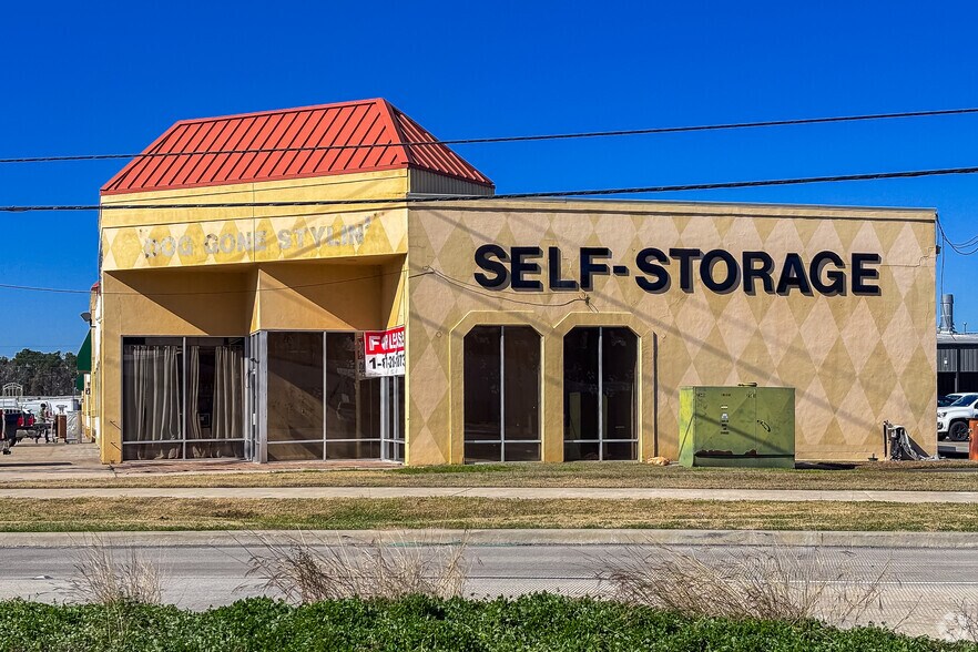 22250 US-59, Kingwood, TX à louer - Photo principale - Image 1 de 1