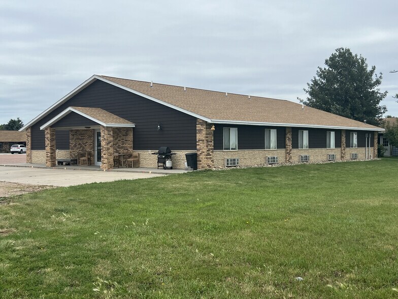821 E 7th St, Platte, SD à vendre - Photo du bâtiment - Image 2 de 31