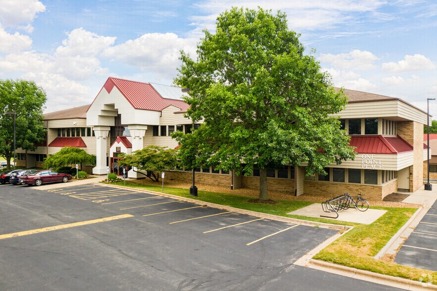 1 Point Pl, Madison, WI for sale - Primary Photo - Image 1 of 6