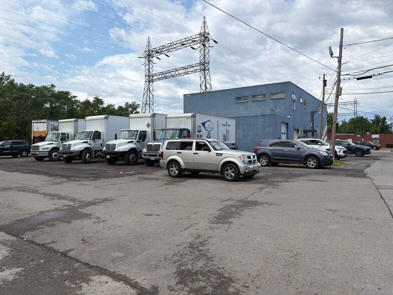 745 Walden ave, Buffalo, NY for lease - Building Photo - Image 2 of 8