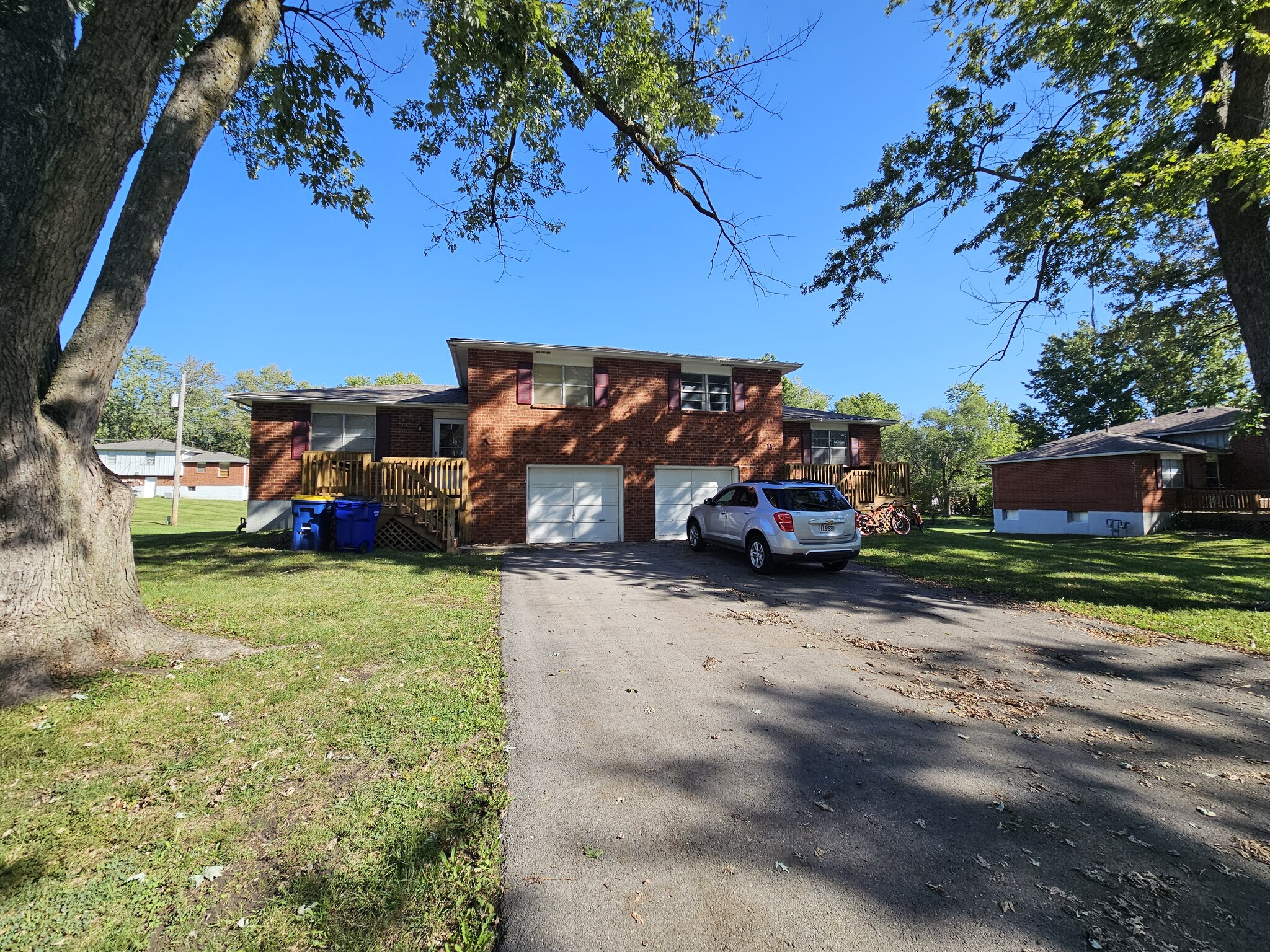 702 NE Hamel Pl, Lee's Summit, MO for sale Primary Photo- Image 1 of 2