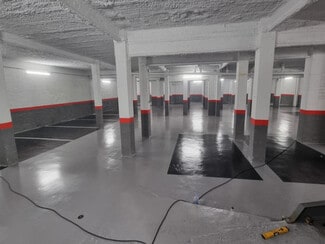 Plus de détails pour Multi-résidentiel à vendre