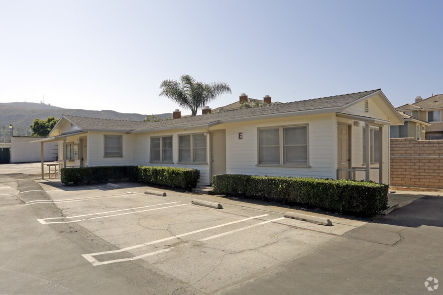 2457 N Ventura Ave, Ventura, CA for lease - Building Photo - Image 3 of 8