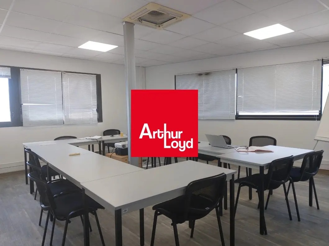 Office in La Valette-du-Var for lease Primary Photo- Image 1 of 4