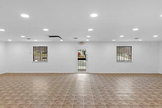 2215 West Blvd, Charlotte, NC à vendre Photo intérieure- Image 2 de 2