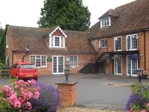 Latimer Rd, Latimer à louer - Photo du bâtiment - Image 3 de 3