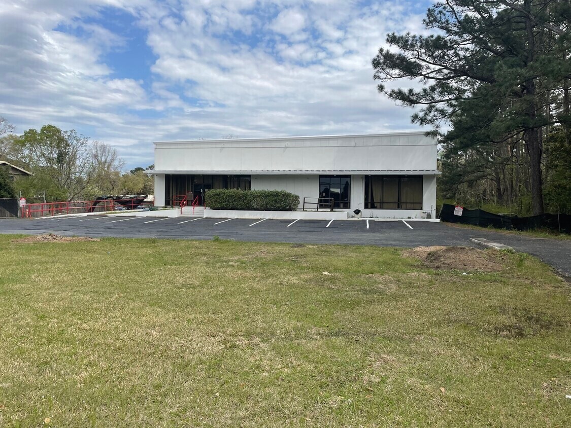 3957 Dauphin Island Pky, Mobile, AL for lease Building Photo- Image 1 of 4