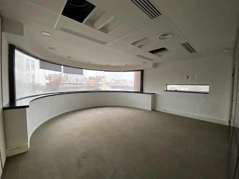 Bureau dans Ivry-sur-Seine à vendre - Photo du bâtiment - Image 3 de 8