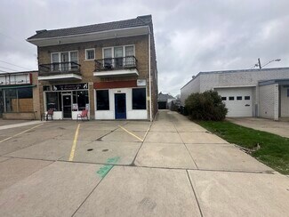 Plus de détails pour 560-562 E 200th St, Cleveland, OH - Commerce de détail à vendre