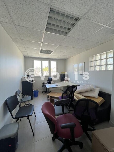 Office in Montfermeil for lease - Interior Photo - Image 2 of 8