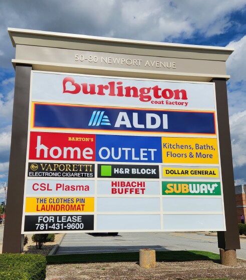 40-100 Newport Ave, Rumford, RI à louer Photo principale- Image 1 de 9